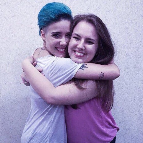 @iamhalseymusic halsey with fans. she treats us so amazingly. 