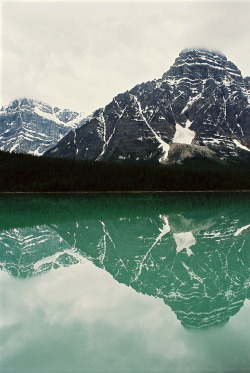 givncvrlos:  reflection (by orvalrochefort) 