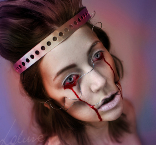 ianbrooks:  Macabre Makeup by Miss Lakune They say beauty is in the eye of the beholder, though sometimes it’s just an empty socket. Lakune’s elaborate makeup designs must surely resemble the kind of looks tormented souls ask for in the salon at the