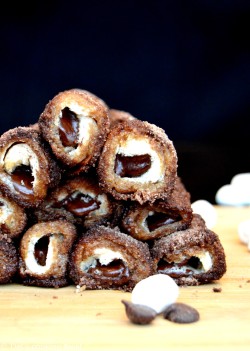 fullcravings:  Chocolate Marshmallow French Toast Rollups