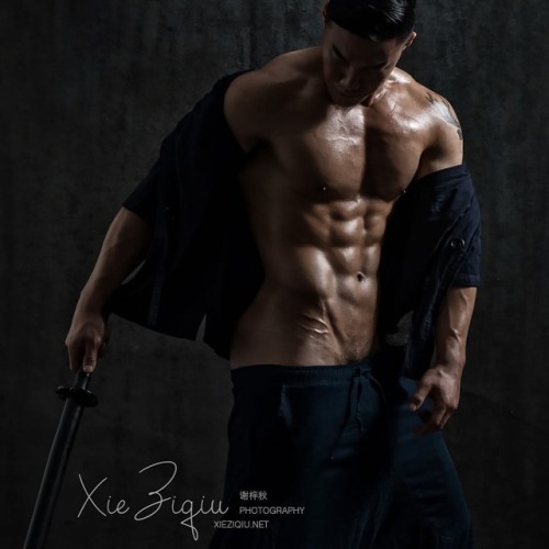 #asianhunk #xieziqiu #hothunk #hotboy www.instagram.com/xieziqiu1027/p/Bq1CPV5lzvd/?utm_sour