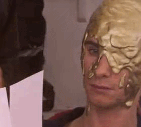 romanovatargaryen:  A golden crown - Behind the scenes Harry Lloyd as Viserys Targaryen