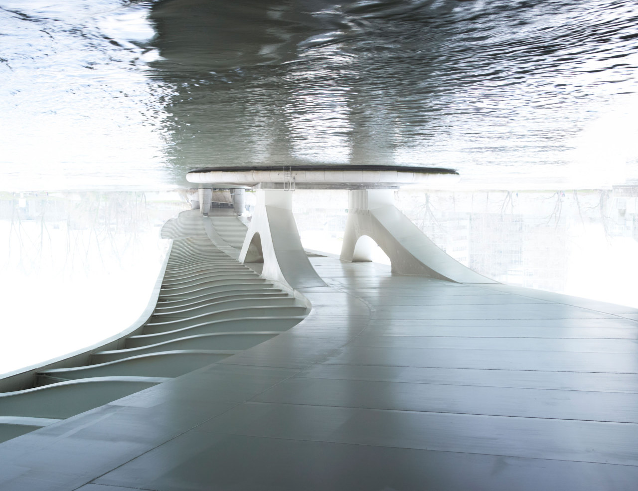 nevver:  A bridge too far, Floriane de Lasée