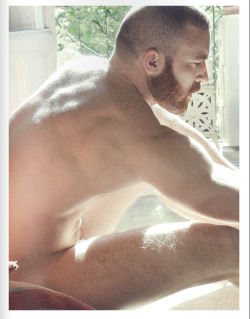 sissydudeomen2:  (via SUPREMELY HUNKY DUDES @ CHONGO MAG!) CHECK OUT CHONGO HERE! 