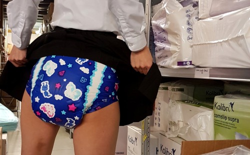 The new MyDiaper Blue and the biggest diaper adult photos
