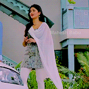 outfits: shruti in srimanthudu.