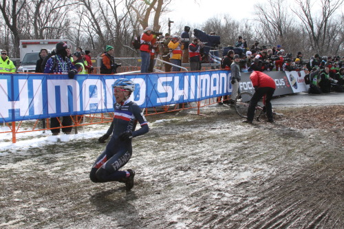 hudsoncyclocross:Lucie Chainel-Lefevere taking 3rd at Louisville 2013 World Championships.Wild!!