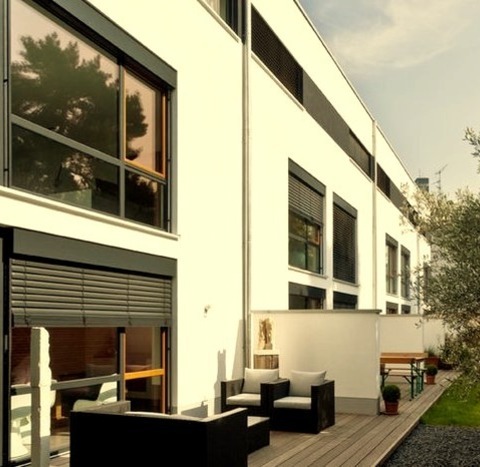Cologne Uncovered Decklarge, Minimalistic Image Of A Backyard Deck Without A Cover