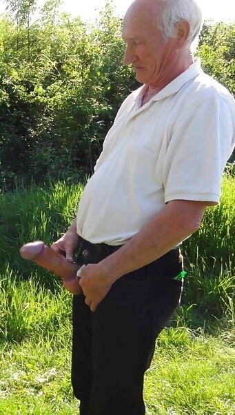 topdad52:  onilperez:  Grandpa’s BIG Cock  I’m not really a cock lover (except little boys) but these are quite impressive
