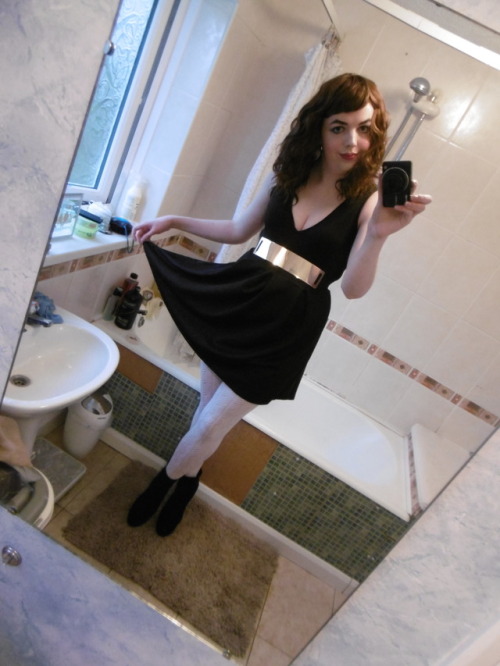 PicturesLove these new cotton tights, they look stunning with the dress too! <3