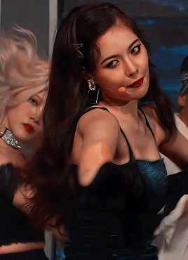 lulerains:  (180726) triple h - retro future