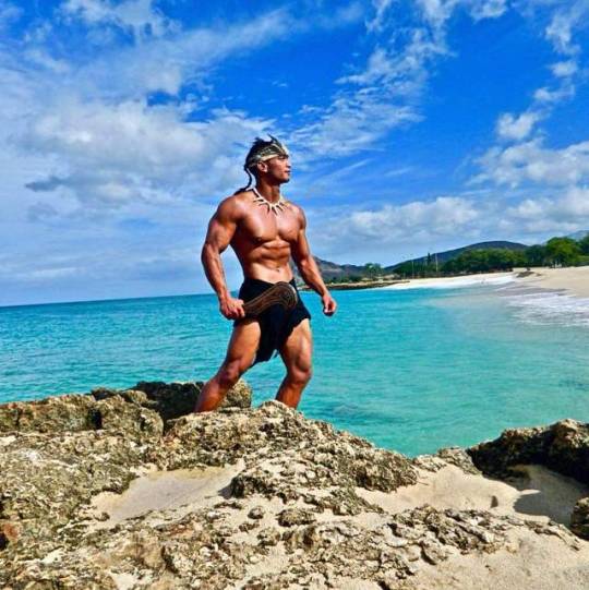 menofpolynesia:  Robert Mokiao