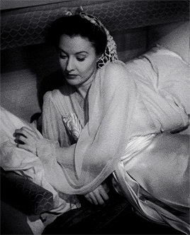 gregory-peck: Costumes worn by Barbara Stanwyck in The Lady Eve (1941)Costume Design by Edith Head