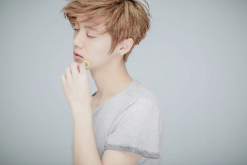 kpophqpictures-blog: [HQ] Luhan for Tian Mi Mi (2880x1920)Bigger Pictures: 1 l 2 l 3