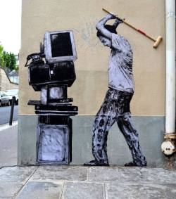 art-and-anarchism:  Streets of Paris, Franceby Levalet