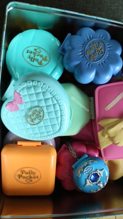 I soooo love polly pocket you guys!! Bought the lot when prices were a Way lower love the McDonald&a