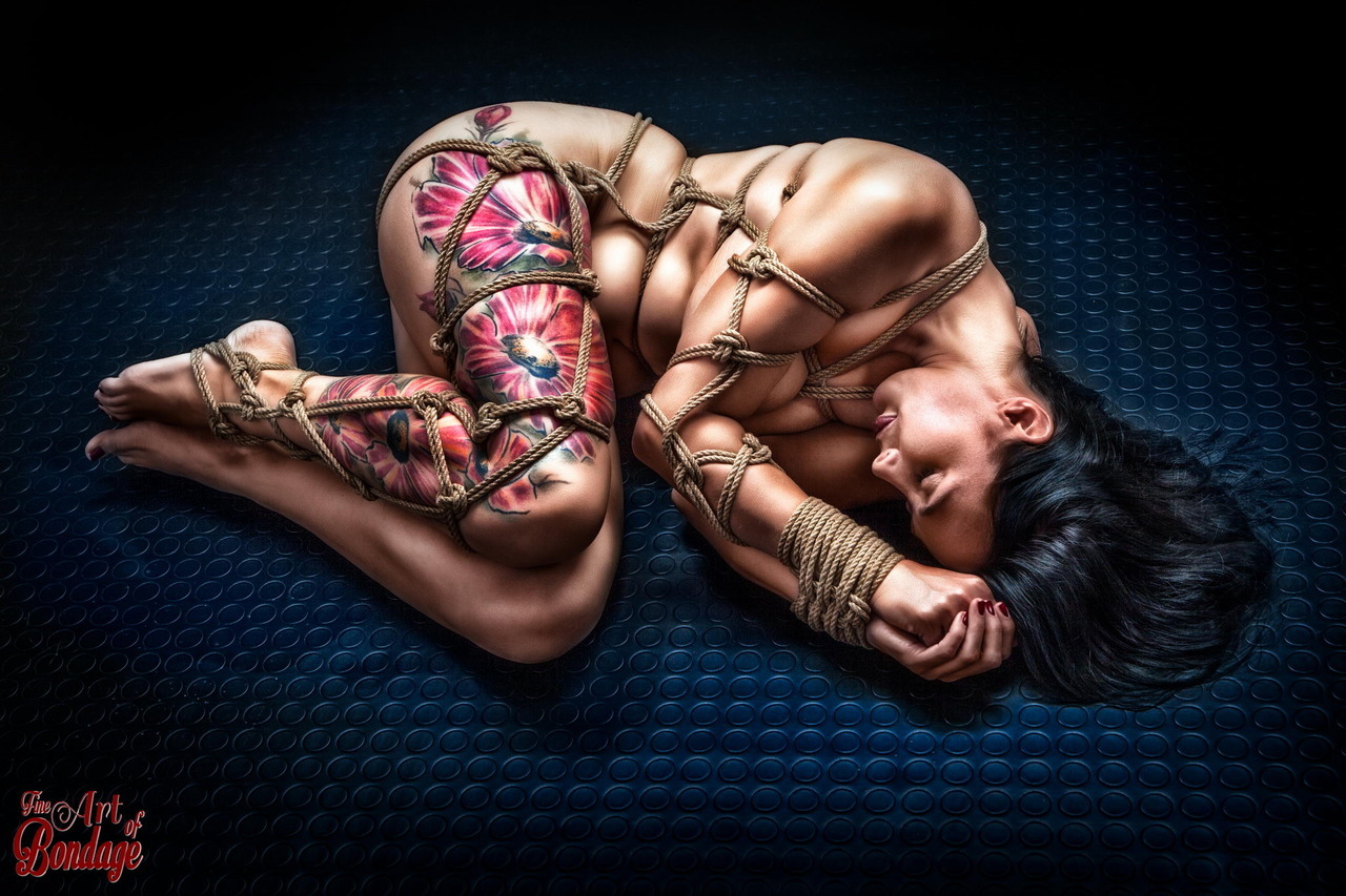 fineartofbondage:  It´s online! The brand new web shop for the “Fine Art of Bondage”