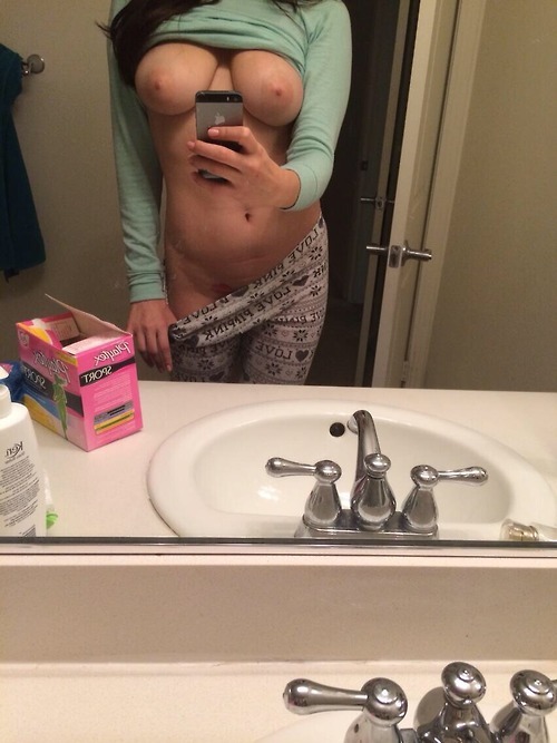 1loverofamateurs:  Thank you for following me. I really appreciate each and everyone of you. If you’re not currently following me please do. I add multiple pics daily!
