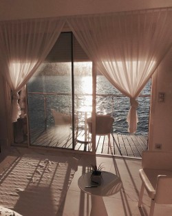 elenavasilieva:room with a view. Côte d'Azur.