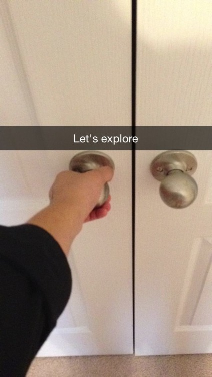 chrissymodi-frost: notwosnowflakesarealike: johamesthenifty: The rental house had a small door in on