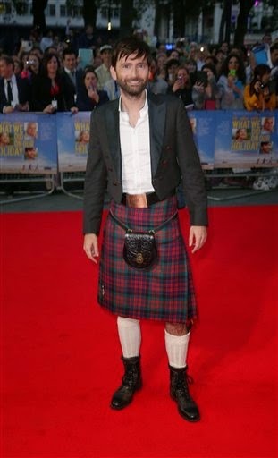 alaska-riversong:David Tennant in a kilt (as in that Scottish man-skirt has kilt my ovaries) Formal version vs. semi-formal.