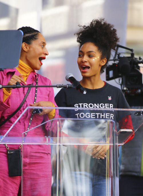 Tracee Ellis Ross and Yara Shahidi speak for approximately 750.000 people at the Women&rsquo;s March