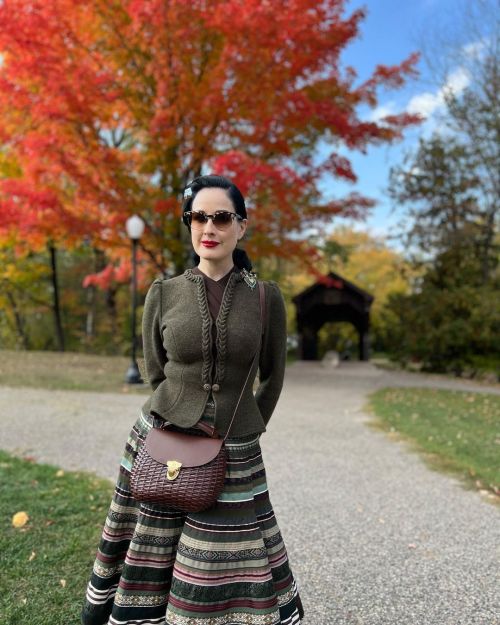 ditavonteese:  Greetings from my hometown