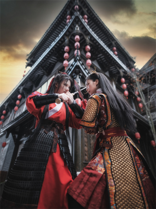 hanfugallery:women in chinese hanfu and armor by 温陈华之炼铠堂