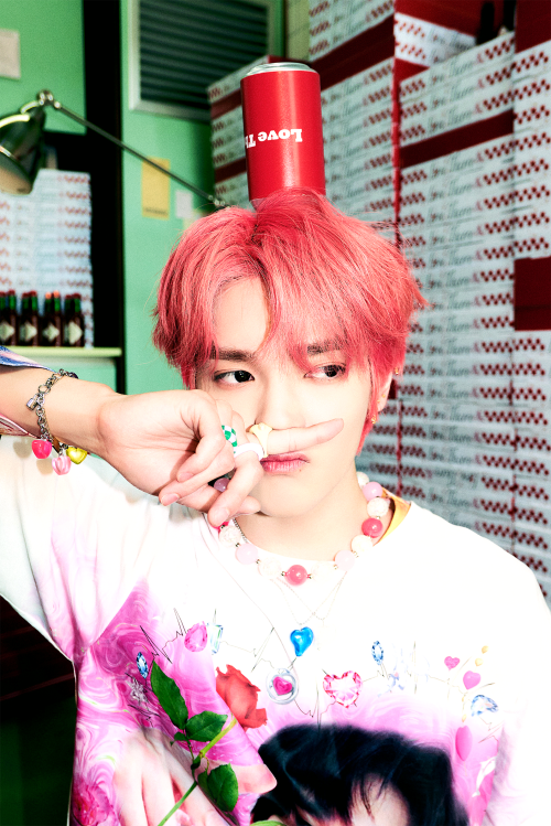 TAEYONG — LOVE THEORY