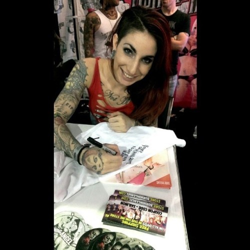 Porn Pics sheenarose92:  Signing stuff at @exxxotica