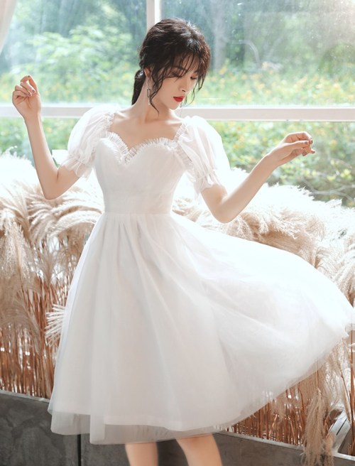 promdress-lovedress:(via White tulle short prom dress party dress from Little Cute)