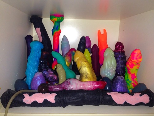 little-princess-pussii: Still waiting on a couple of new toys, and it’s missing my new squishi