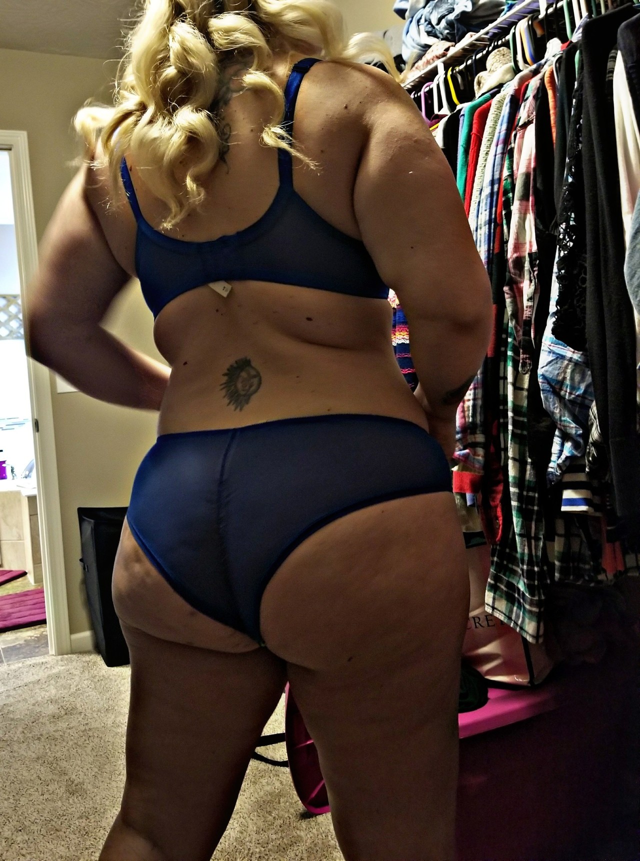 pawgly:  In Blue