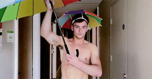 tomdaleysource:  “And just when you thought this sequence couldn’t get anymore gayer, it’s me, doubling up with the rainbow”