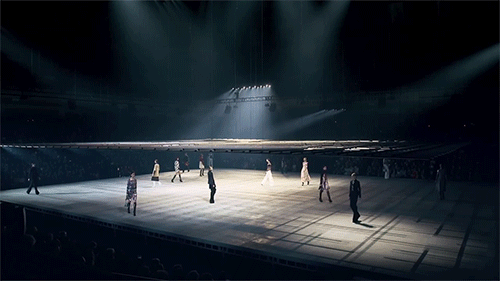 venchy:  The Espirit Dior Tokyo 2015 venue in motion, via x