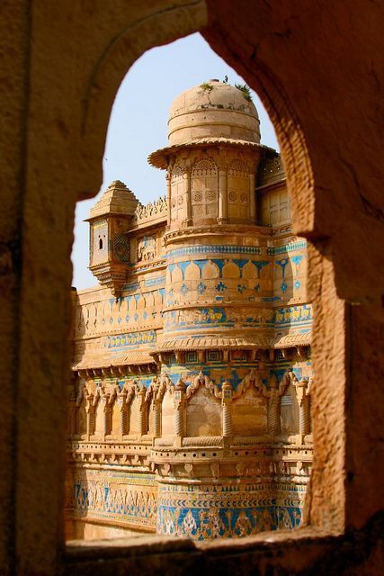 oriental-rocks:  Man Singh palace, Gwalior, Inde, India