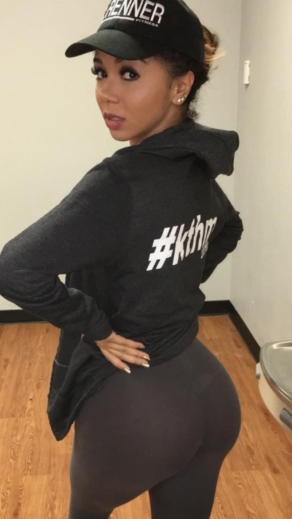 hotyogapantsclub:  Backside