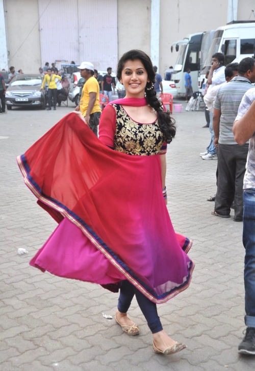 Taapsee pannu hot