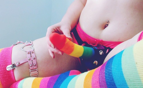 adeadlydame: Everything is cuter in color  ( Socks / Garters / Cock )