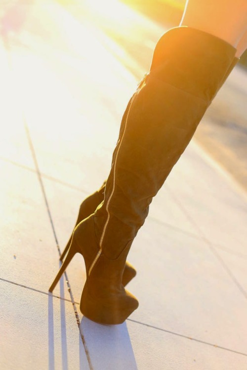 Fashion blogger labydianaFaux Fur Jacket and Over the Knee Boots via Vinted.comSource: htt