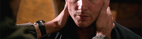 themegalosaurus:Brother touching in 10x09 (requested by sammyatstanford)