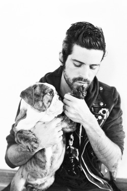 men-in-black-and-white:  Devendra Banhart