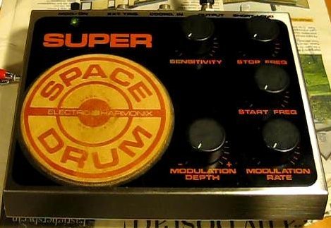 synthface:  http://synthpeter.blogspot.com/ 
