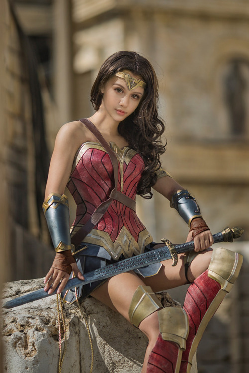 comicbookcosplayvixens:Wonder Woman by KiloryCouldn&rsquo;t resist&hellip; this one was simp