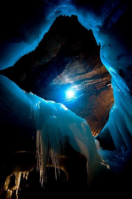 janetmillslove:  Ice Cave moment love 