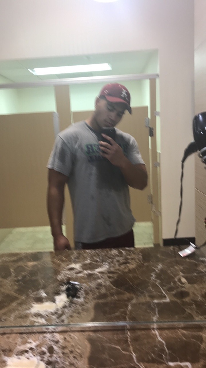 polyuso32:  Some gym selfies 💪🏽💕 #2018