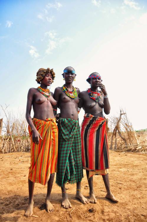 Porn photo Ethiopian Dassanech women, by Rod Waddington.