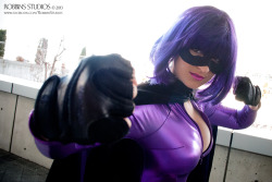 robbinsstudios:  Hitgirl cosplayed by Courtney