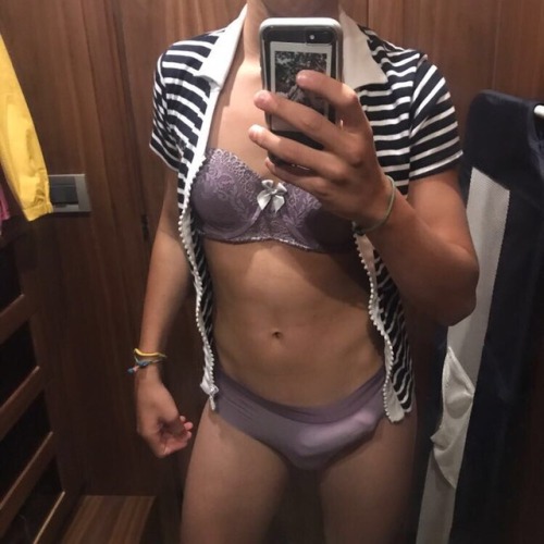 cdjanefoxx:Reblog, like and share my pictures, I want to become a tumblr famous crossdresser SUCH AN
