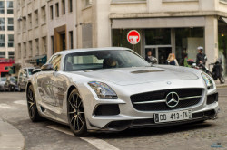 theautobible:   	Mercedes-Benz SLS AMG Black